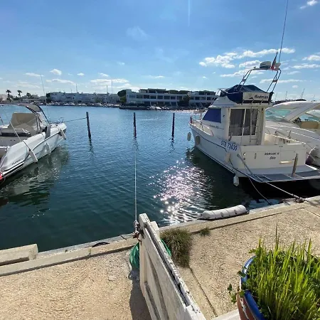 2 Pieces Avec Terrasse Et Parking A Port Camargue - 6 Couchages, Appontement Inclus - Fr-1-250-231 Apartment *